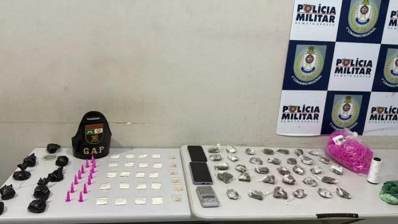Mãe e filho são presos em flagrante pela Polícia Militar com 81 porções de drogas