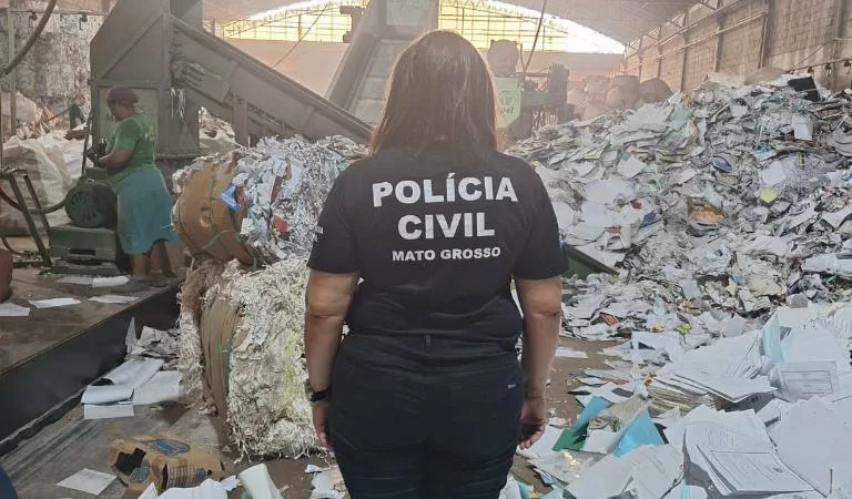 Polícia Civil descarta mais de 2,5 toneladas de documentos sem mais validade jurídica