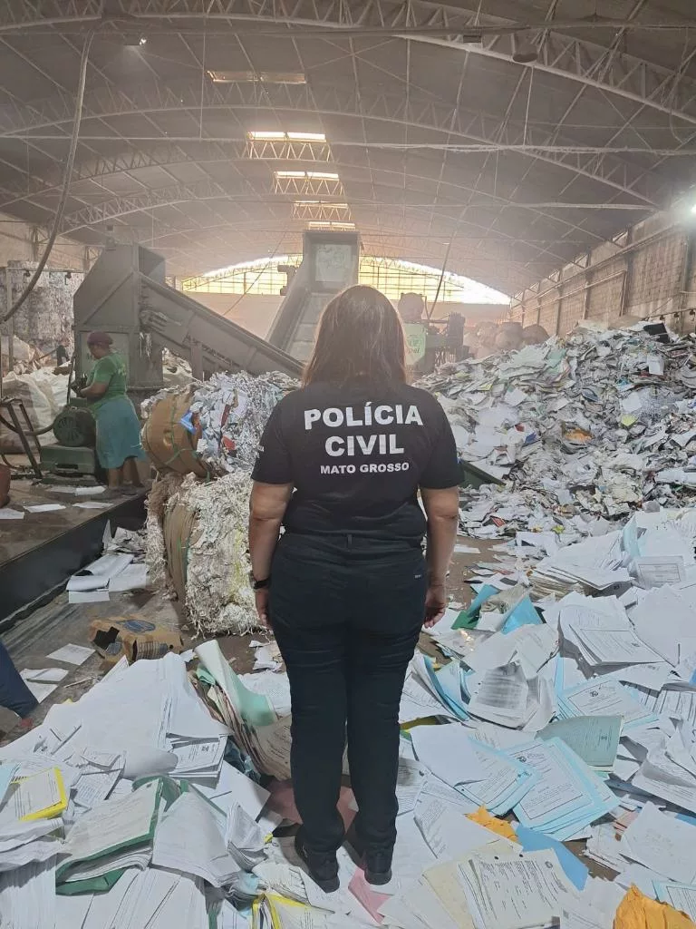 Polícia Civil descarta mais de 2,5 toneladas de documentos sem mais validade jurídica