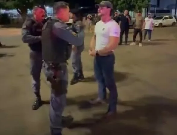 Influencer vem a MT sortear rifa, é preso e população quase invade delegacia