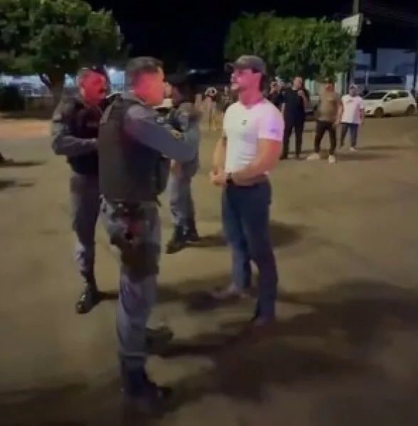 Influencer vem a MT sortear rifa, é preso e população quase invade delegacia