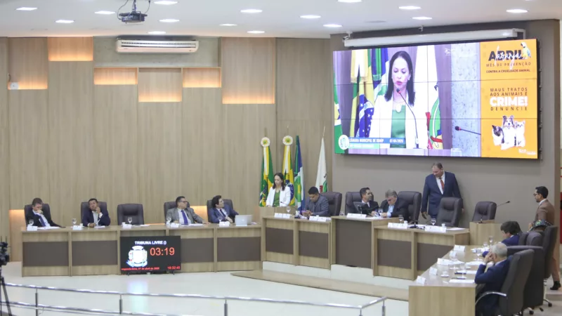 Vereadores aprovam novo plano de gestão do lixo e passam projeto para proibir dinheiro público em shows polêmicos