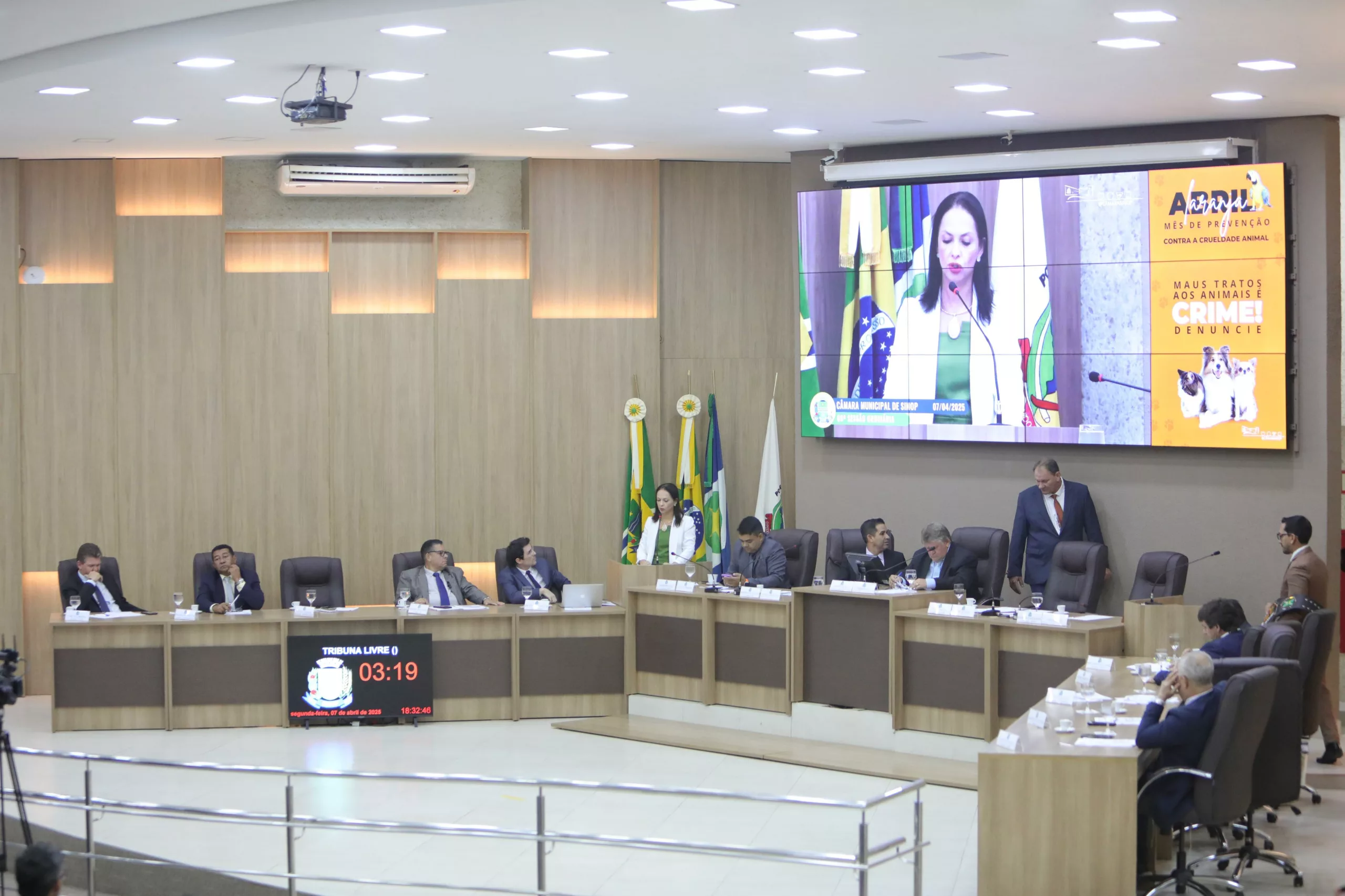 Vereadores aprovam novo plano de gestão do lixo e passam projeto para proibir dinheiro público em shows polêmicos