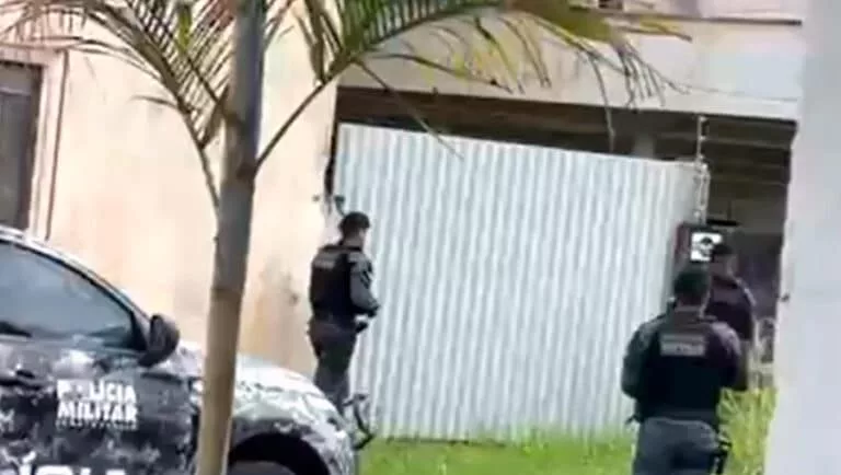 Um morre em confronto com a polícia e dois são detidos após assalto com reféns em Sinop