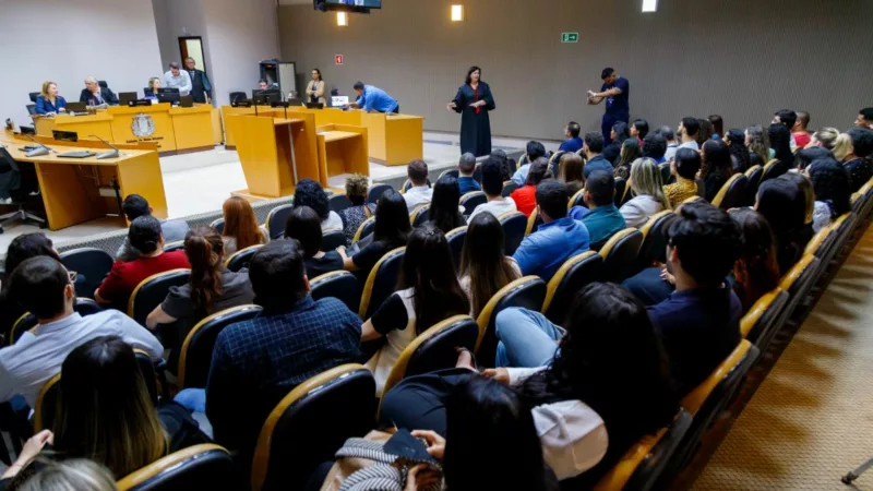 Nosso Judiciário: acadêmicos de Direito da Unic Pantanal conhecem estrutura e funcionamento do TJMT
