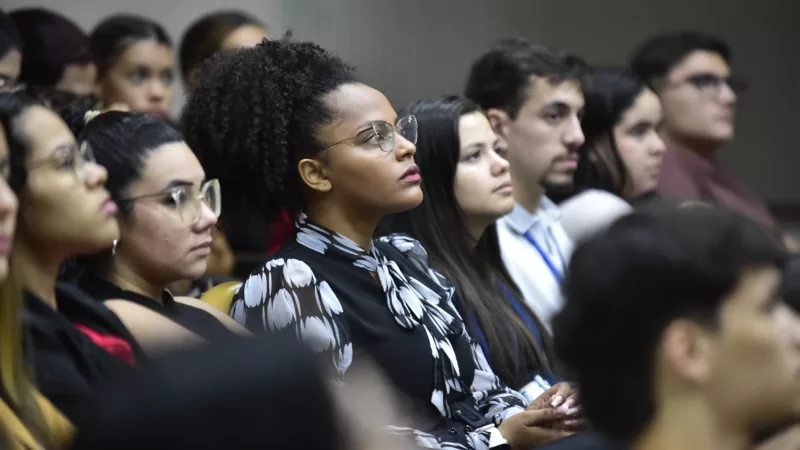 Estagiários do TJMT participam da “Oficina Jurídica com IA: do peticionamento ao julgamento”