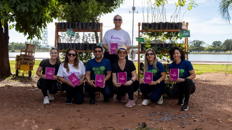Verde Novo celebra Dia das Mães com distribuição de mudas no Parque Tia Nair