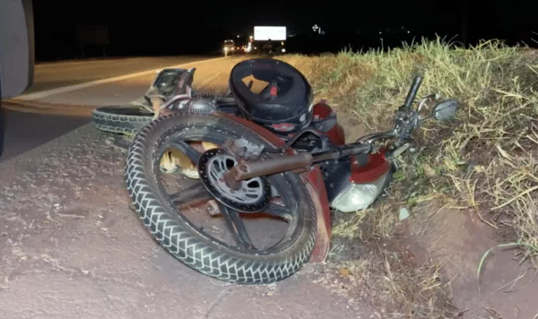 Sinop: motociclista é socorrido com suspeitas de fratura após colisão com caminhonete na BR-163