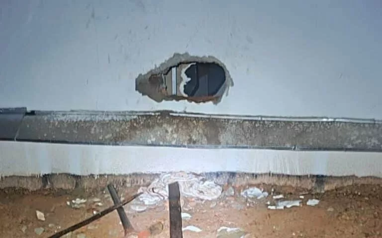 Bandidos fazem família refém para cometer furto a banco em MT; um morre em confronto