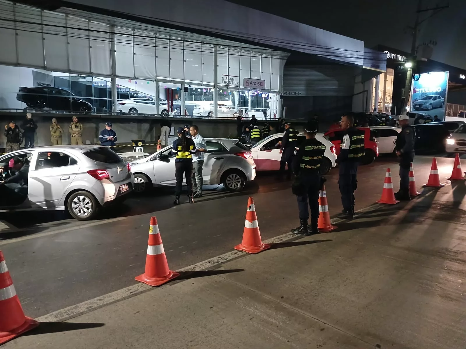 Operação Lei Seca resulta em seis autuações criminais e remoção de 40 veículos em Várzea Grande