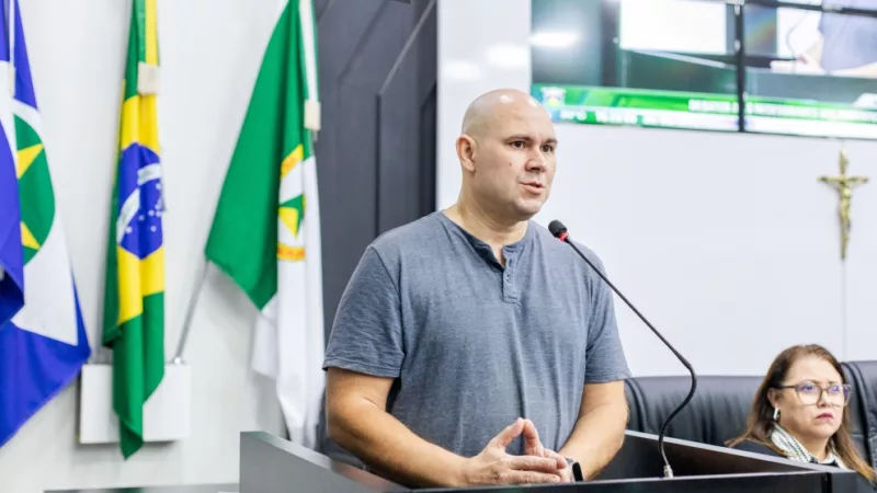 Prefeito discute política aos pacientes com bolsas de colostomia