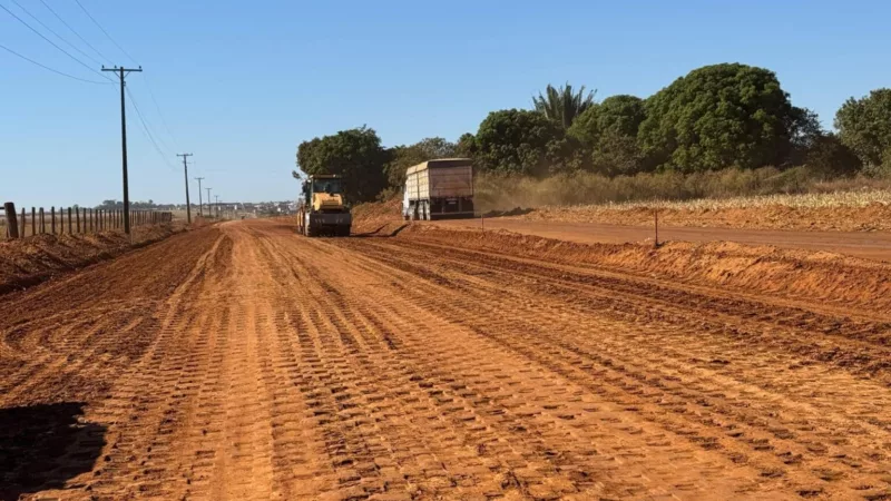 Sinop: asfaltamento da estrada vicinal Selene fica pronto até dezembro, prevê prefeito