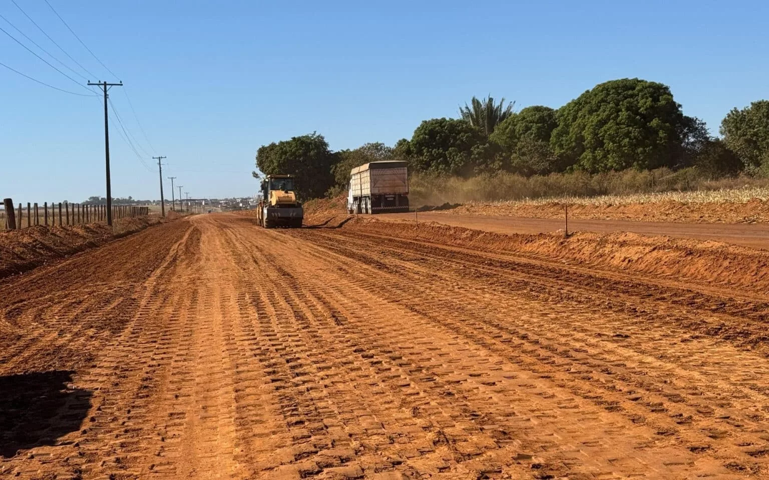Sinop: asfaltamento da estrada vicinal Selene fica pronto até dezembro, prevê prefeito