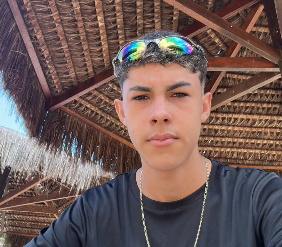 Tragédia no Trânsito: Jovem de 18 Anos Morre em Acidente na Avenida das Figueiras