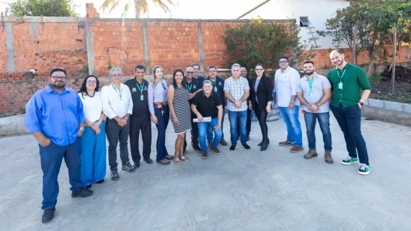 Primeira-dama e secretários lançam obra no Residencial Sucuri