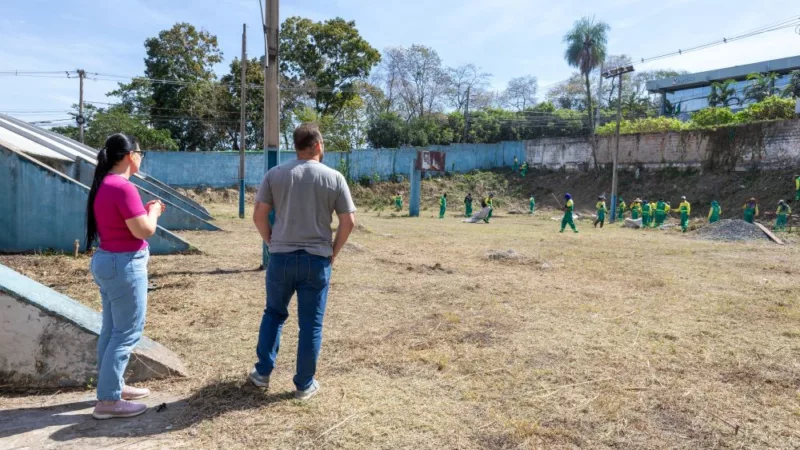 Primeira-dama acompanha limpeza para instalação do Complexo Neurossensorial