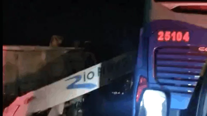 BR-163 liberada entre Lucas-Mutum após mais de 9 horas de bloqueio; acidente deixou 11 mortos