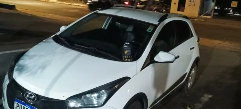 Força Tática recupera veículo roubado escondido em região de mata em Rondonópolis