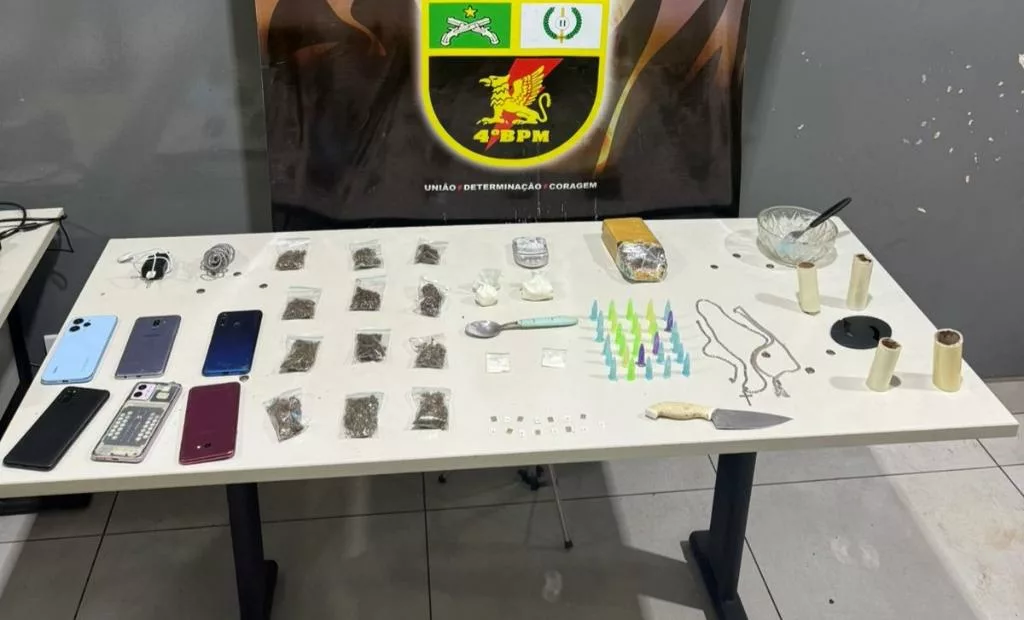 PM prende dois faccionados por tráfico de drogas e apreende 55 porções de entorpecentes