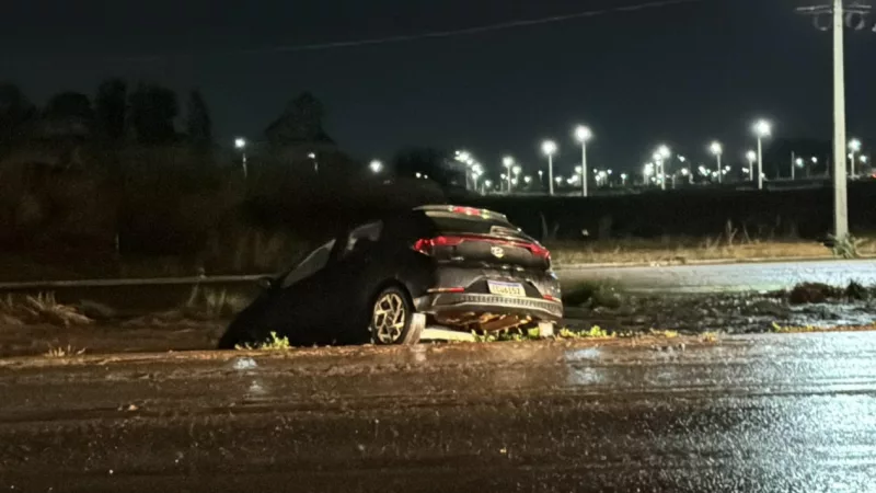 Motorista embriagado colide carro com outro, foge e cai em vala na BR-163 em Sinop