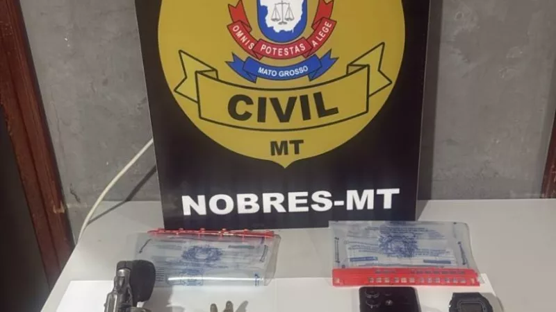 Polícia Civil prende 3 pessoas com drogas e arma de fogo dentro de veículo