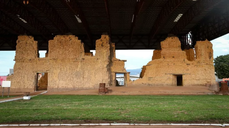 Governo de MT lança licitação para levar asfalto de Vila Bela até a fronteira com a Bolívia