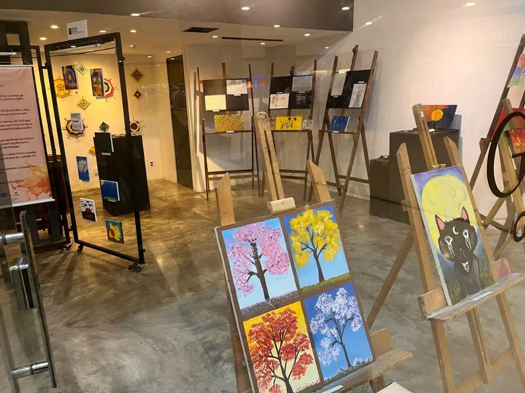 SES e Prefeitura de Cuiabá promovem exposição de saúde mental em shopping