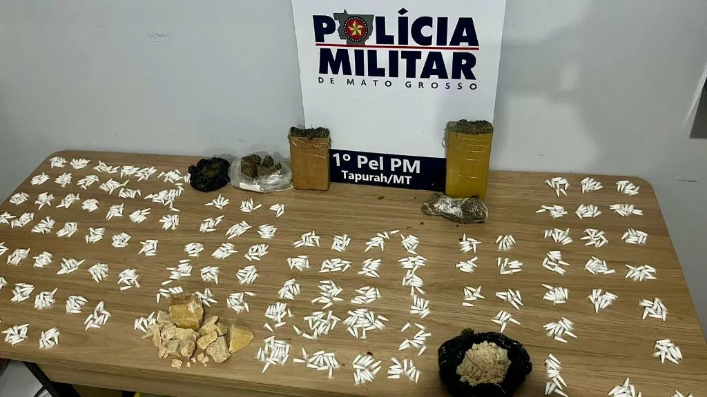 PM prende dois faccionados com mais de 1,1 mil porções de cocaína e tabletes de maconha