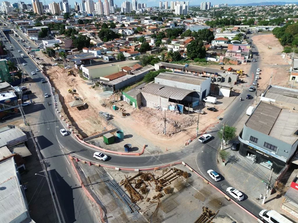Obras do Complexo Leblon avançam com demolição de imóveis para duplicar Rua Boa Vista