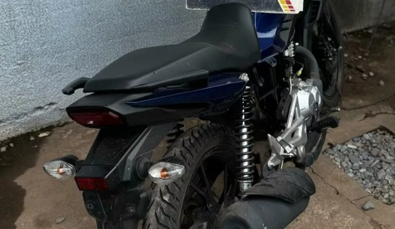 PM frustra rolezinho de motoqueiros e prende suspeitos por direção perigosa em Cuiabá