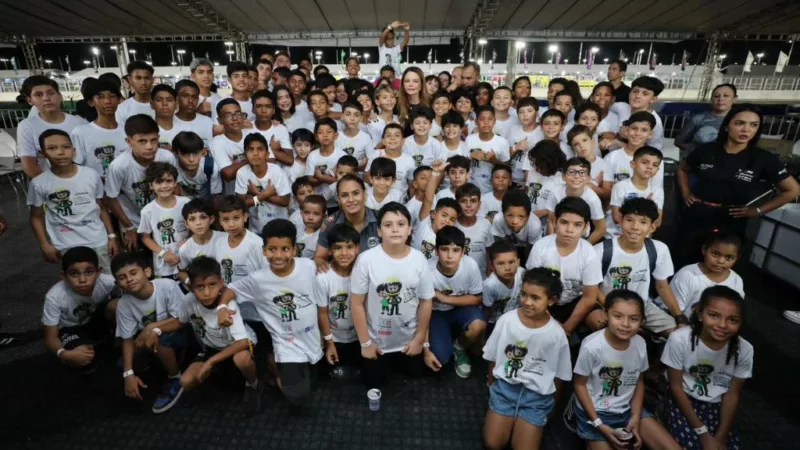 Primeira-dama de MT e Setasc leva 320 crianças para experiência inédita na Stock Car em Cuiabá