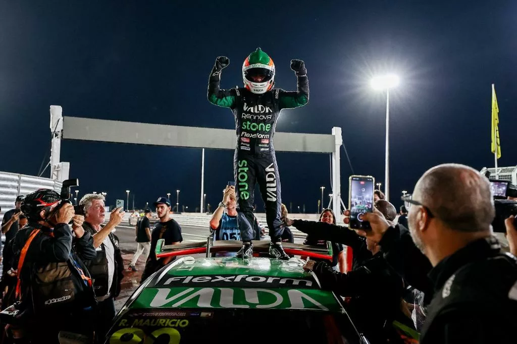 “Já corri 24h em Dubai e não vi essa iluminação nem lá; é maravilhosa”, afirma 1° campeão da Stock Car no Autódromo Internacional de MT