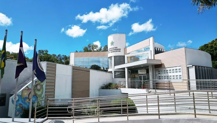 Prefeitura de Cuiabá entrega certificados e promove workshop para conselhos municipais