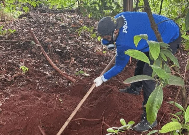 Com ajuda de cão farejador, polícia localiza corpo enterrado em Mato Grosso