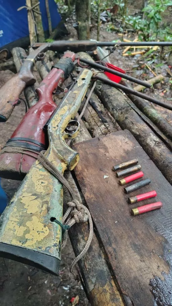 Força Tática impede invasão de terra para garimpo ilegal e apreende armas de fogo em Juruena