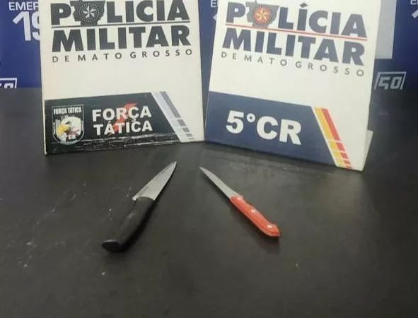 Força Tática prende mulher suspeita por tentativa de homicídio e apreende duas facas em Barra do Garças