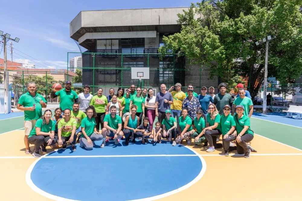 Prefeitura e equipe de vereadora se unem para revitalização de quadra