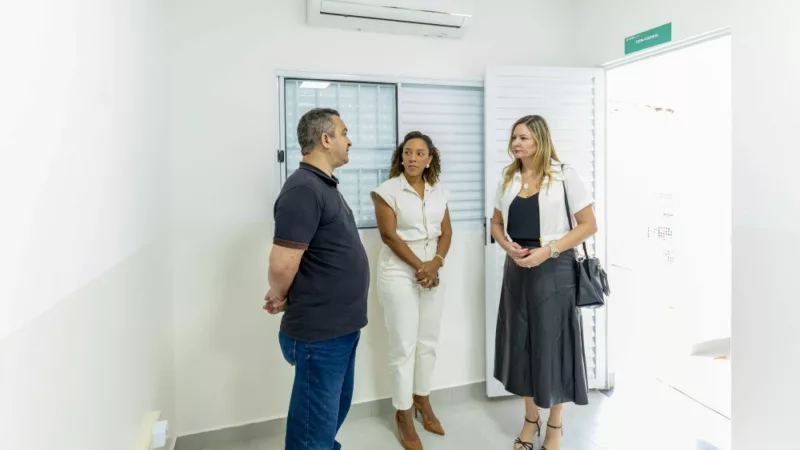 Secretária de Saúde realiza visita técnica à USF Pedregal e acompanha fase final da obra