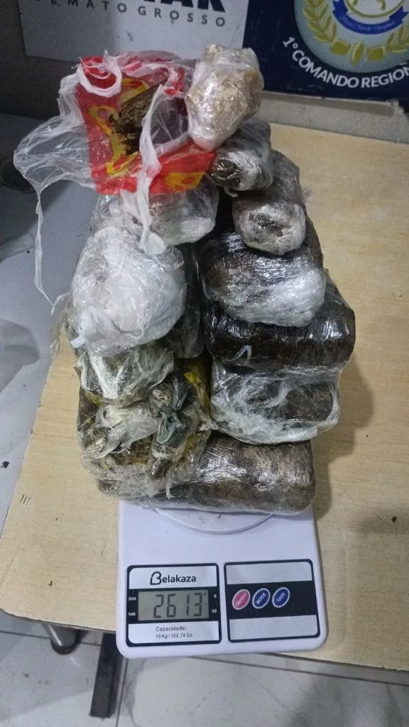 Polícia Militar prende quadrilha suspeita por tráfico de drogas em Cuiabá