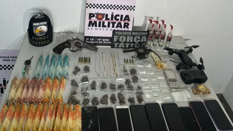 Polícia Militar prende seis homens por roubo a residência em Tangará da Serra