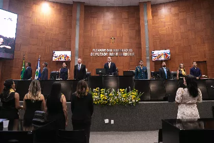 Sessão especial na ALMT homenageia personalidades com comendas, títulos e moções de aplauso