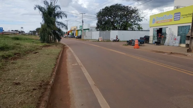 Prefeitura de Sinop cobra e concessionária realiza limpeza das margens da BR-163