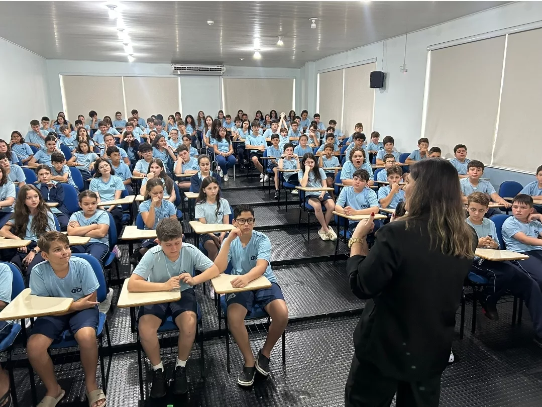 Ex-alunas voltam ao Colégio CAD e mostram que grandes histórias começam dentro da sala de aula